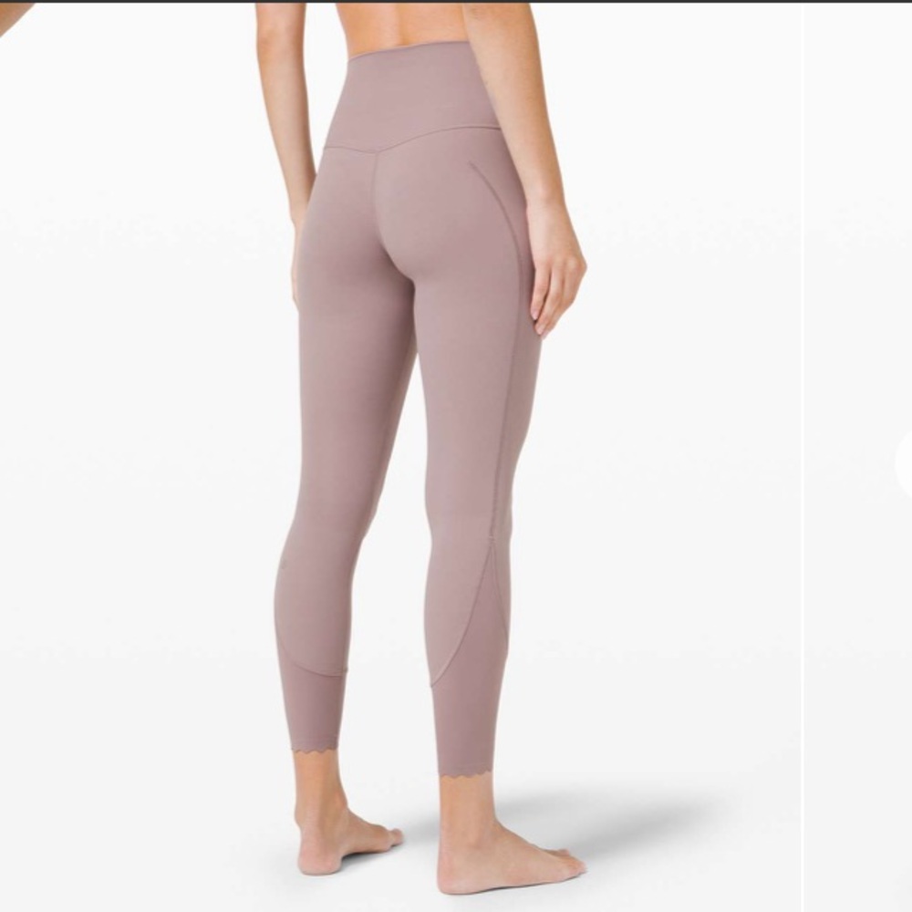 Lululemon Align High-Rise Pant 25" *Scallop
Violet Verbena